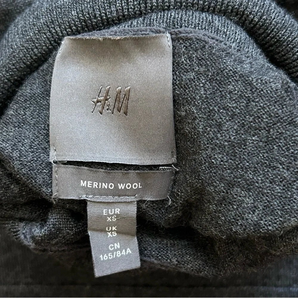H&M Merino Wool Gray Turtleneck Sweater